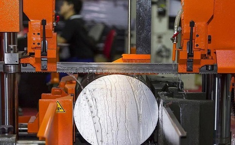 大竹立式金属带锯床切削出现跑带故障解决方法！